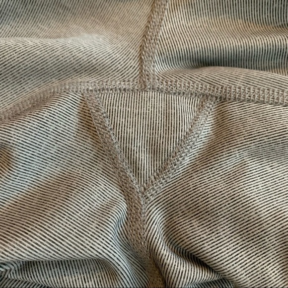 Beyond Yoga Overture Strappy Ballet Mid Leggings Gray Pintuck - Picture 7 of 11